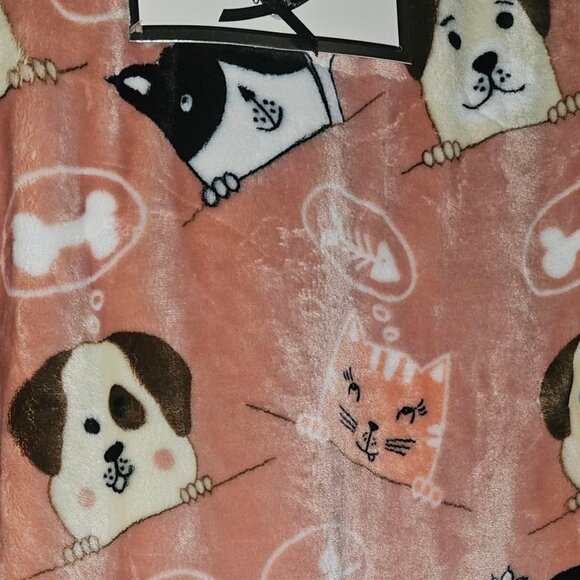 NEW!!!  Pickle and dot blanket - Picture 4 of 4